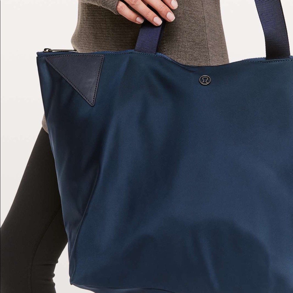 Lululemon Acute Tote